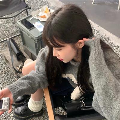 少女与海怪 封面
